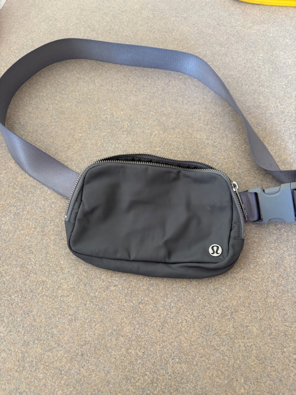 lululemon athletica Black and Gray Waist Pack - Minimal Everyday Belt Bag
